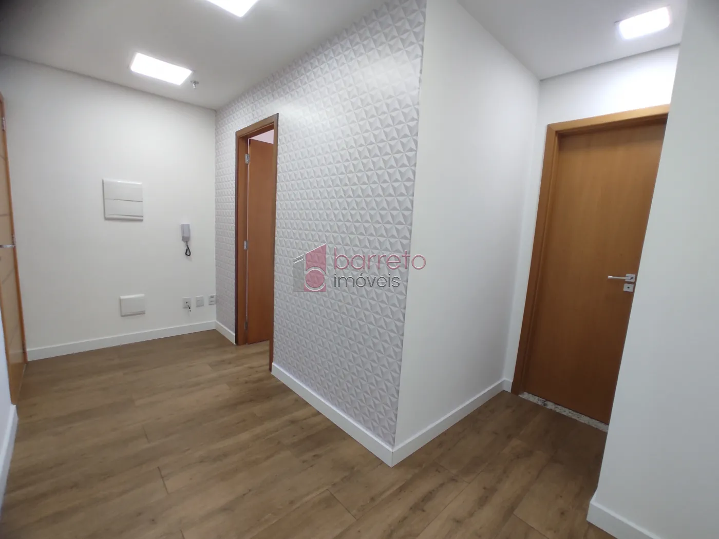 SALA COMERCIAL À VENDA NO CONDOMÍNIO UFFIZI MEDICAL & BUSINESS CENTER NO CENTRO DE JUNDIAÍ/SP