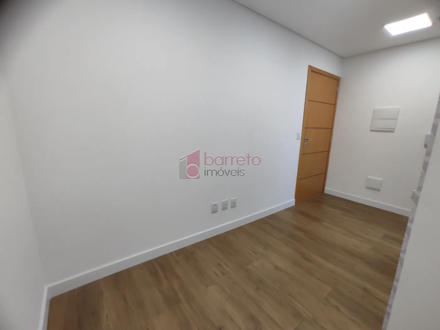 SALA COMERCIAL À VENDA NO CONDOMÍNIO UFFIZI MEDICAL & BUSINESS CENTER NO CENTRO DE JUNDIAÍ/SP