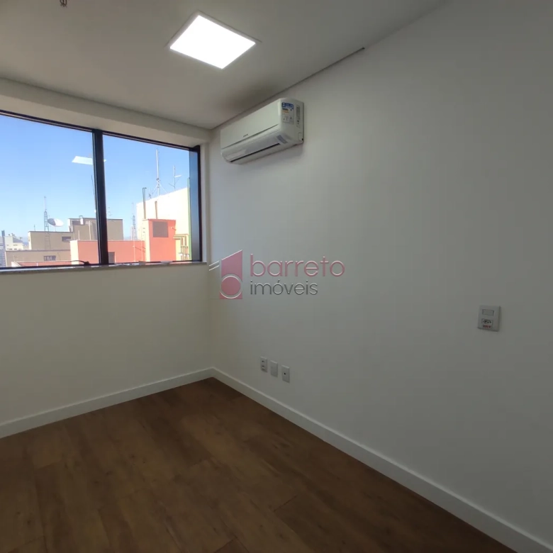 SALA COMERCIAL À VENDA NO CONDOMÍNIO UFFIZI MEDICAL & BUSINESS CENTER NO CENTRO DE JUNDIAÍ/SP