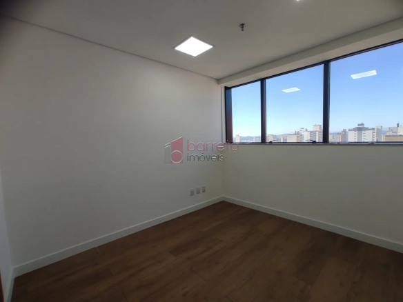 SALA COMERCIAL À VENDA NO CONDOMÍNIO UFFIZI MEDICAL & BUSINESS CENTER NO CENTRO DE JUNDIAÍ/SP