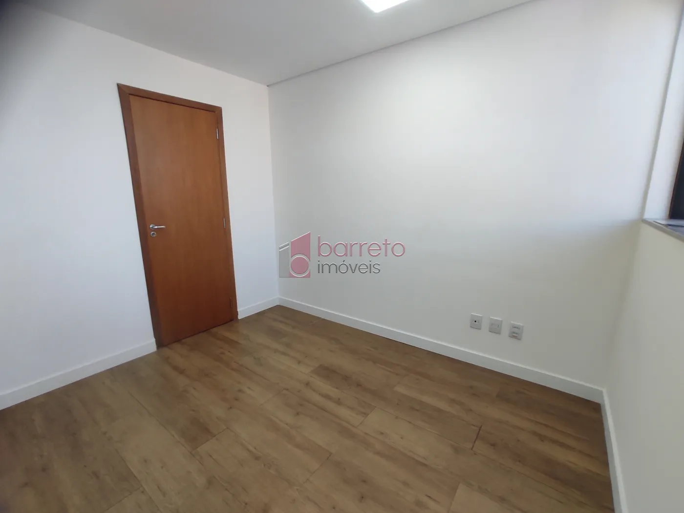 SALA COMERCIAL À VENDA NO CONDOMÍNIO UFFIZI MEDICAL & BUSINESS CENTER NO CENTRO DE JUNDIAÍ/SP