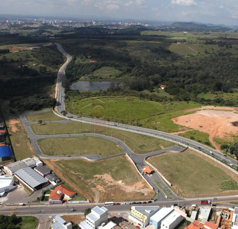 TERRENO PLANO À VENDA NO CONDOMÍNIO QUINTA DAS ATÍRIAS EM JUNDIAÍ/SP