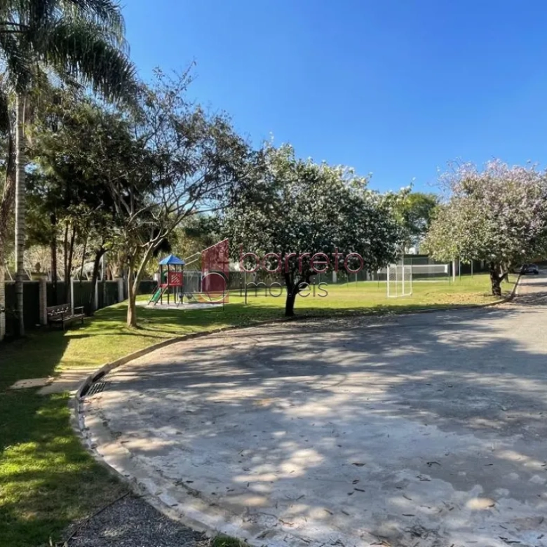 TERRENO DE 262 M² À VENDA NO CONDOMÍNIO VILLA GIARDINO NO BAIRRO JARDIM QUINTAS DAS VIDEIRAS EM JUNDIAÍ/SP