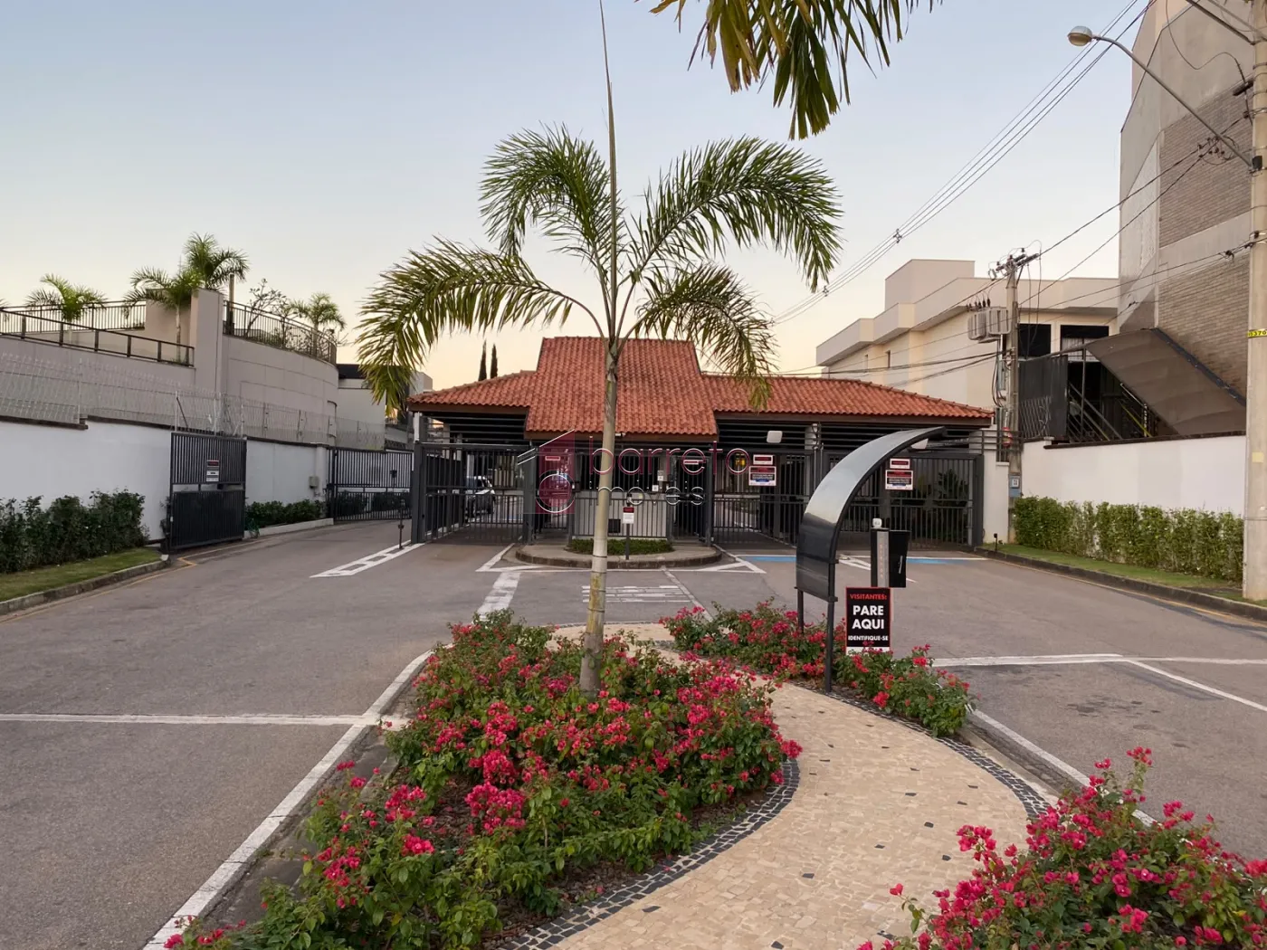 TERRENO PLANO À VENDA NO CONDOMÍNIO QUINTA DAS ATÍRIAS EM JUNDIAÍ/SP