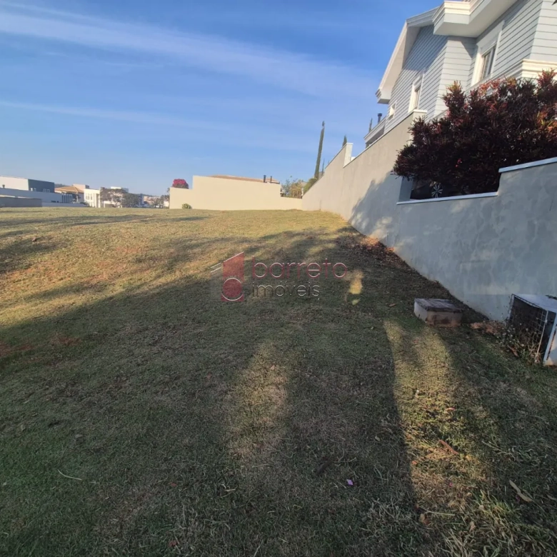 TERRENO À VENDA NO CONDOMÍNIO QUINTA DAS PAINEIRAS – JUNDIAÍ