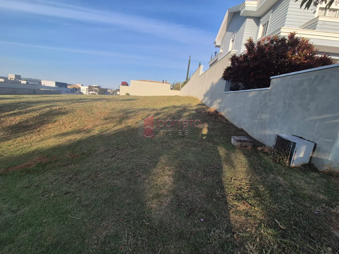 TERRENO À VENDA NO CONDOMÍNIO QUINTA DAS PAINEIRAS – JUNDIAÍ