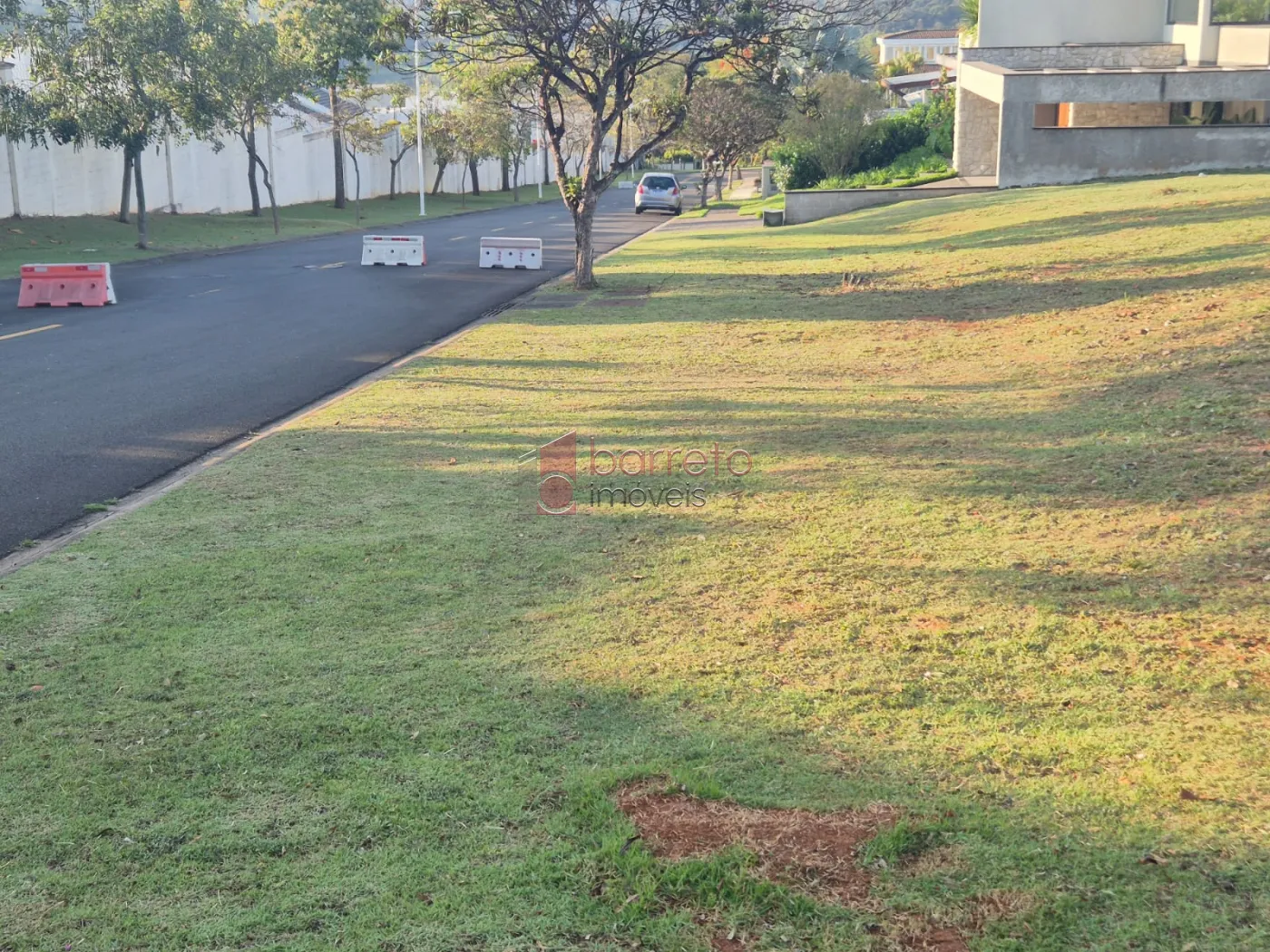 TERRENO À VENDA NO CONDOMÍNIO QUINTA DAS PAINEIRAS – JUNDIAÍ