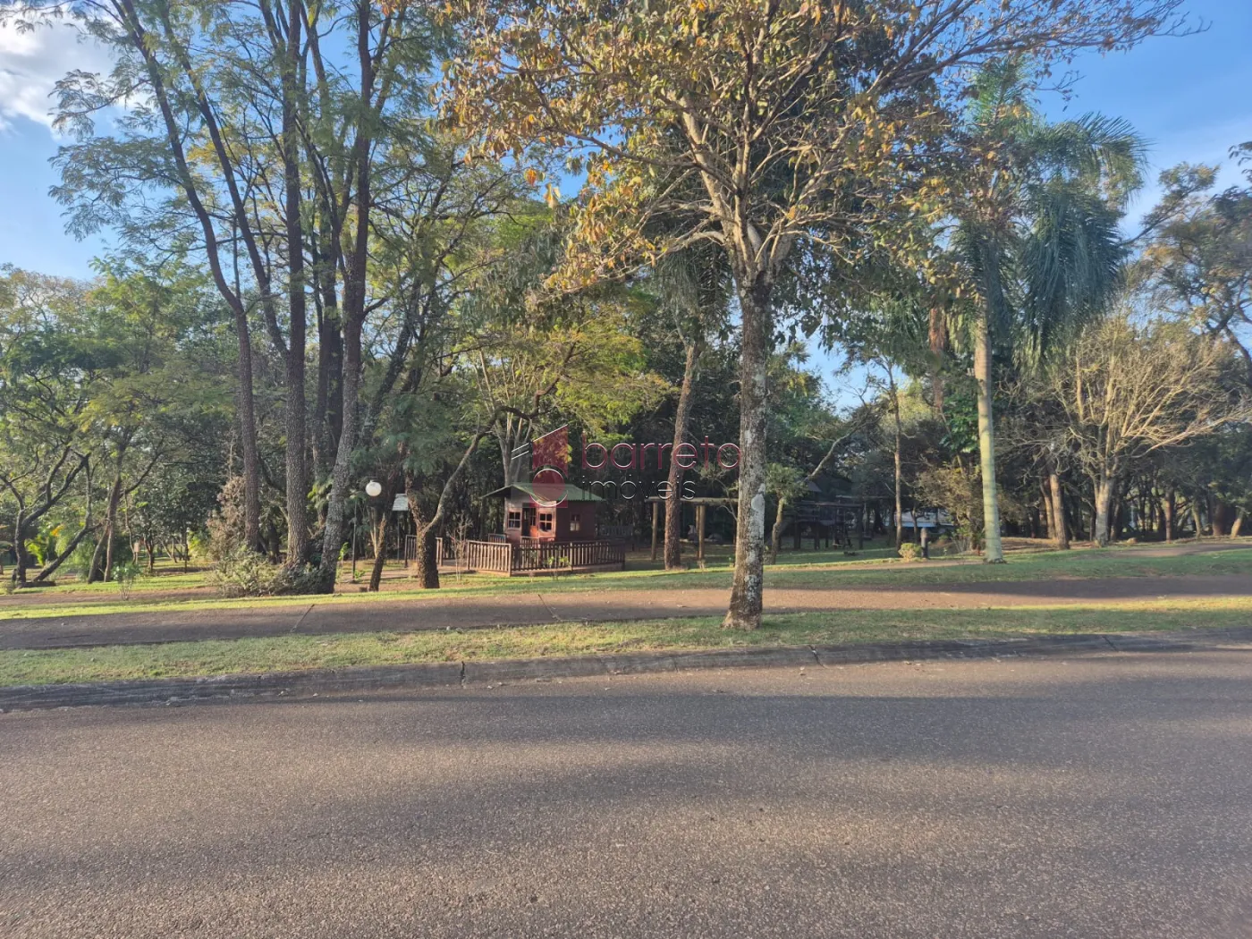 TERRENO À VENDA NO CONDOMÍNIO QUINTA DAS PAINEIRAS – JUNDIAÍ