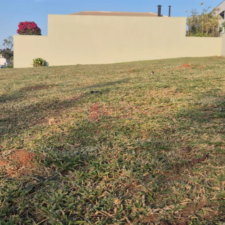 TERRENO À VENDA NO CONDOMÍNIO QUINTA DAS PAINEIRAS – JUNDIAÍ
