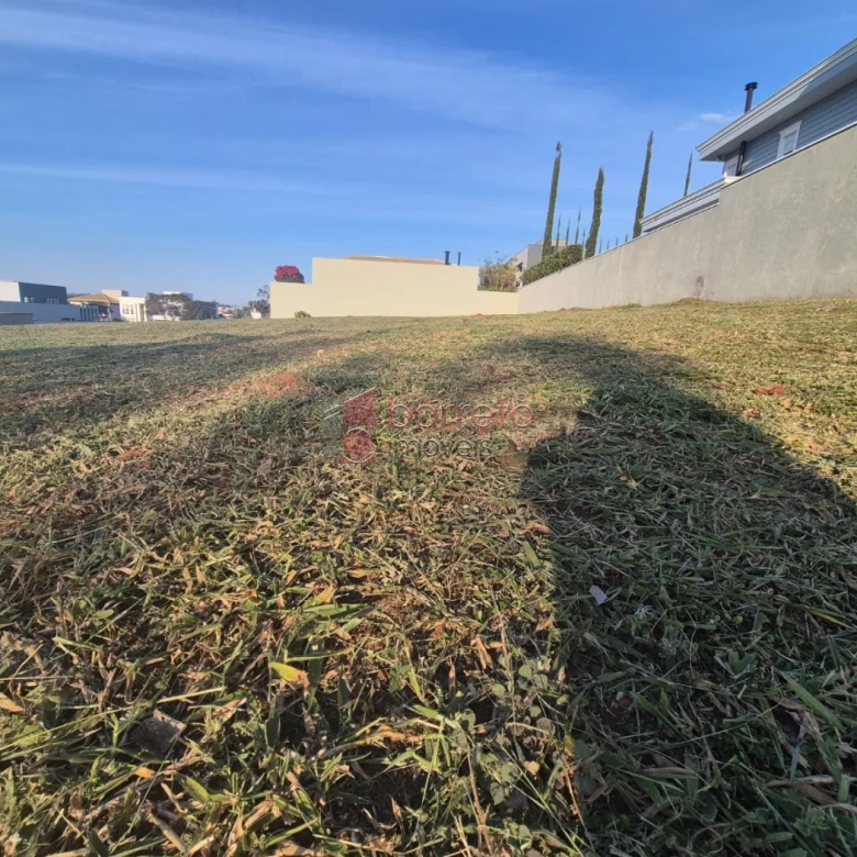TERRENO À VENDA NO CONDOMÍNIO QUINTA DAS PAINEIRAS – JUNDIAÍ