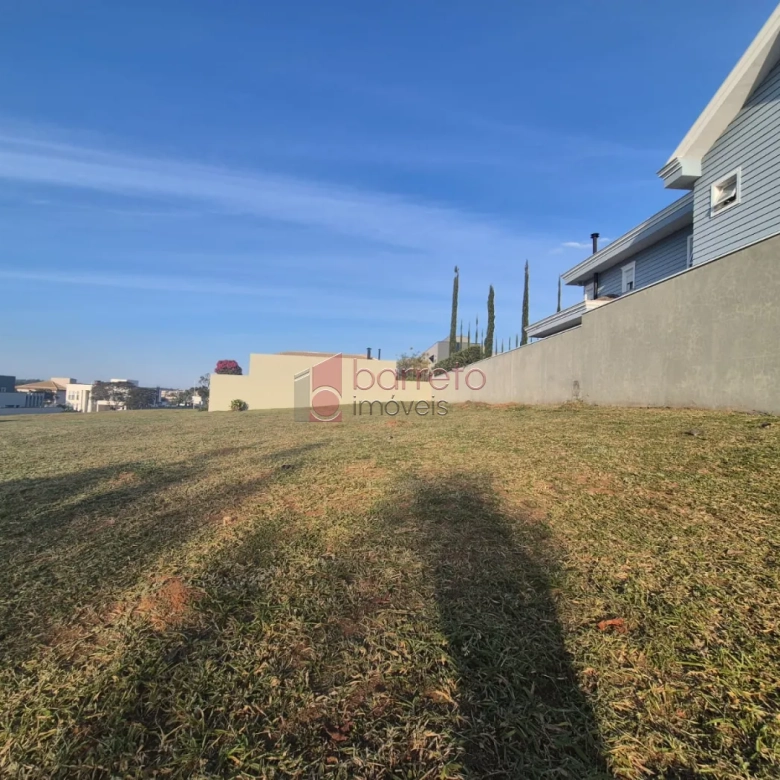 TERRENO À VENDA NO CONDOMÍNIO QUINTA DAS PAINEIRAS – JUNDIAÍ