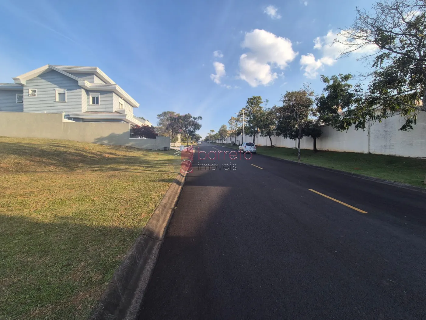 TERRENO À VENDA NO CONDOMÍNIO QUINTA DAS PAINEIRAS – JUNDIAÍ
