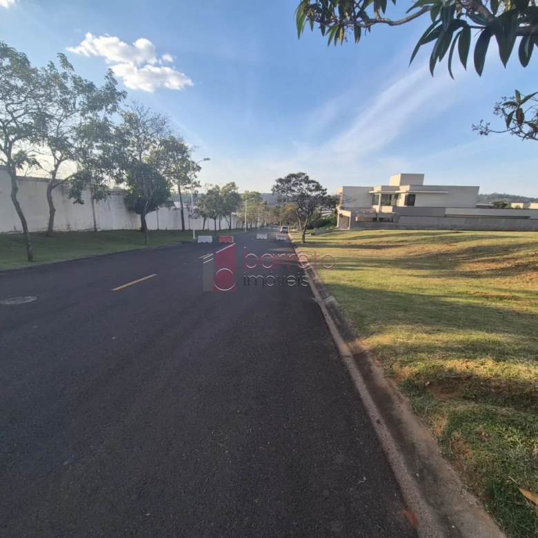 TERRENO À VENDA NO CONDOMÍNIO QUINTA DAS PAINEIRAS – JUNDIAÍ