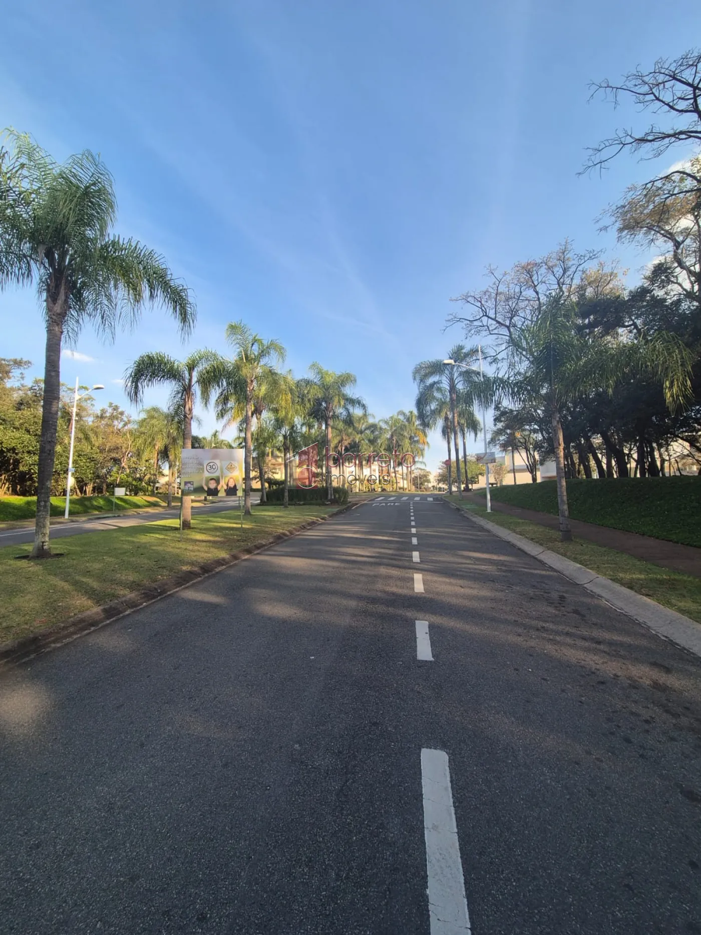 TERRENO À VENDA NO CONDOMÍNIO QUINTA DAS PAINEIRAS – JUNDIAÍ