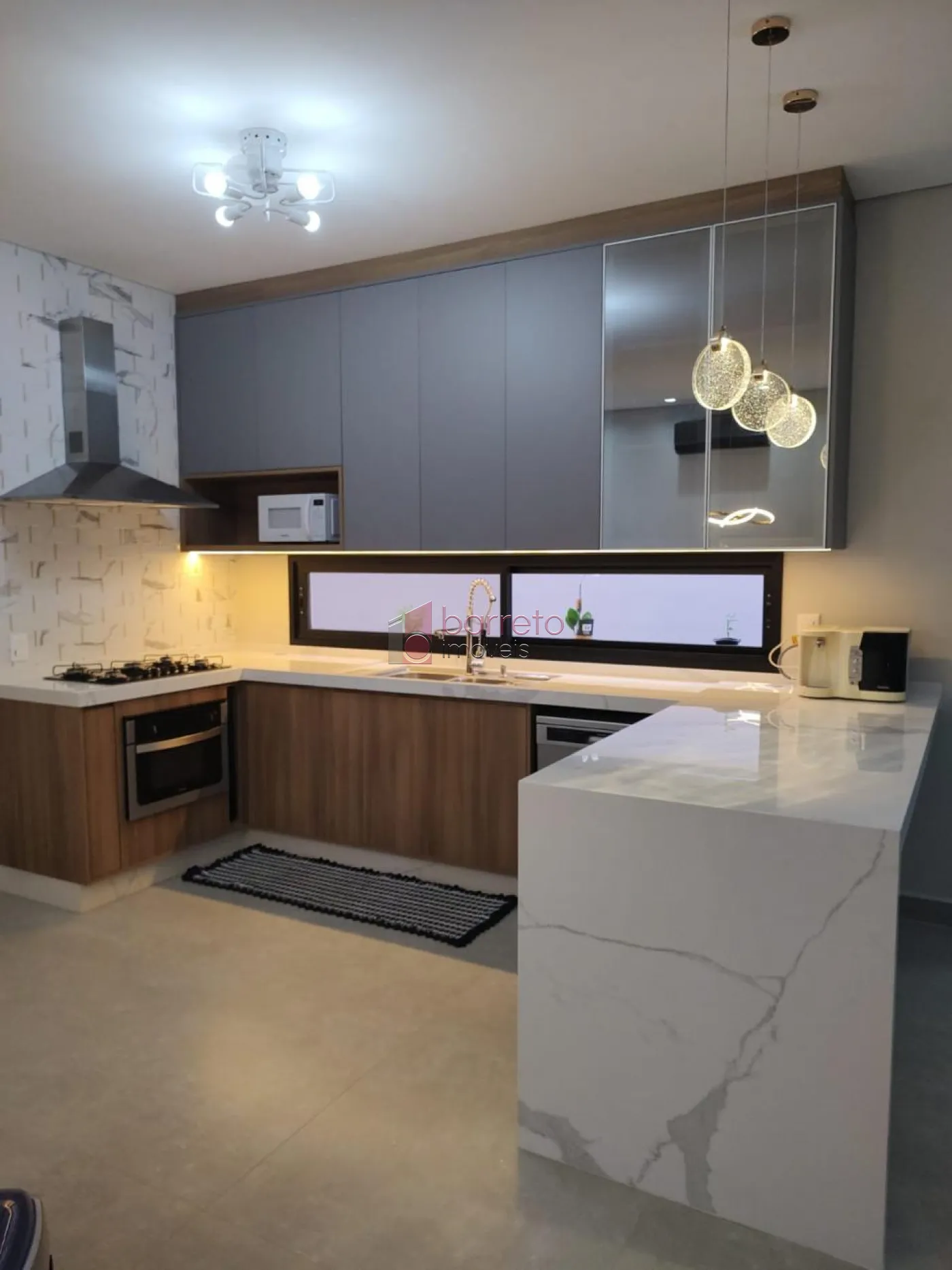 CASA COM PISCINA À VENDA NO CONDOMÍNIO RESERVA DOS VINHEDOS – LOUVEIRA/SP