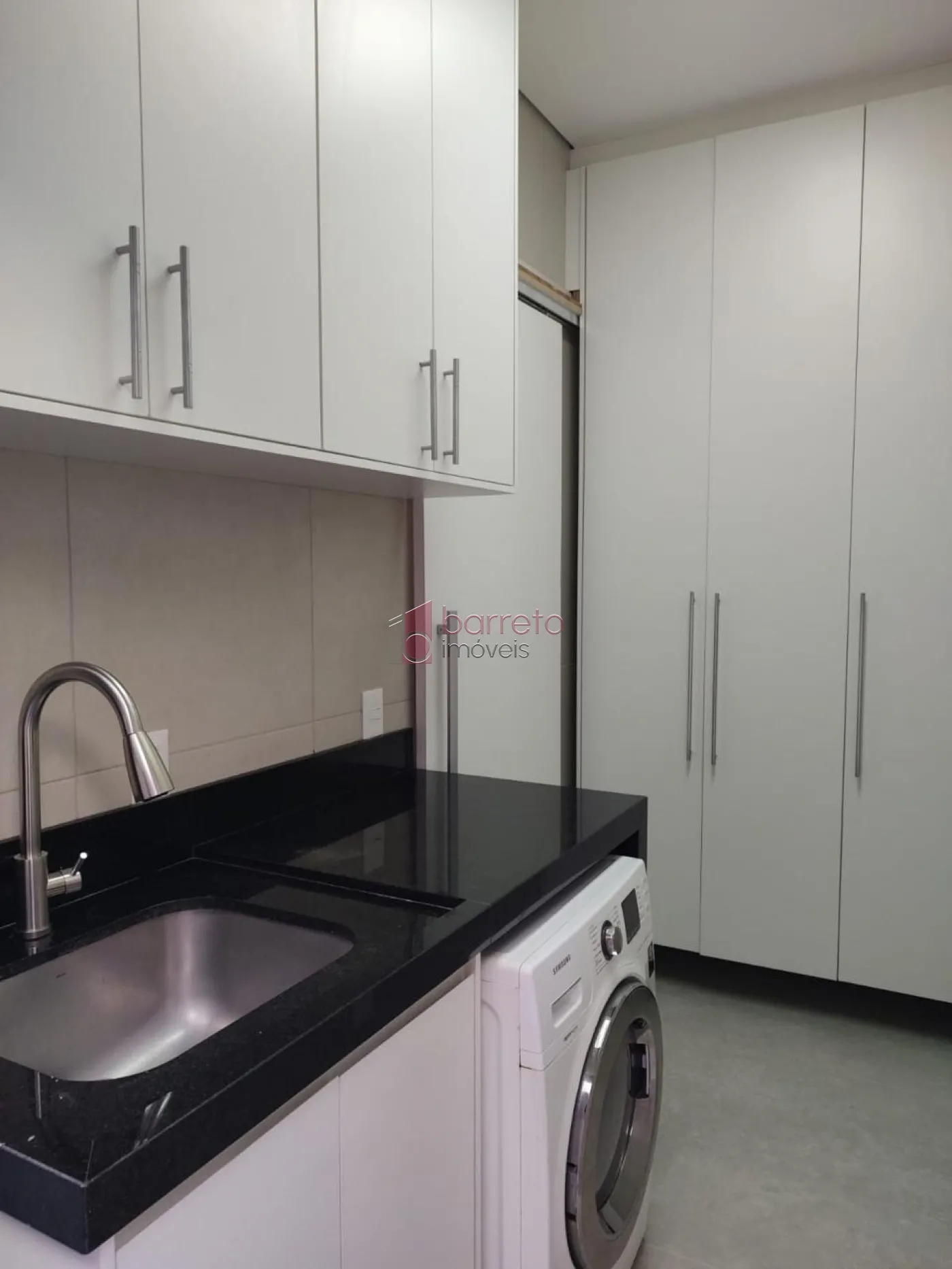 CASA COM PISCINA À VENDA NO CONDOMÍNIO RESERVA DOS VINHEDOS – LOUVEIRA/SP