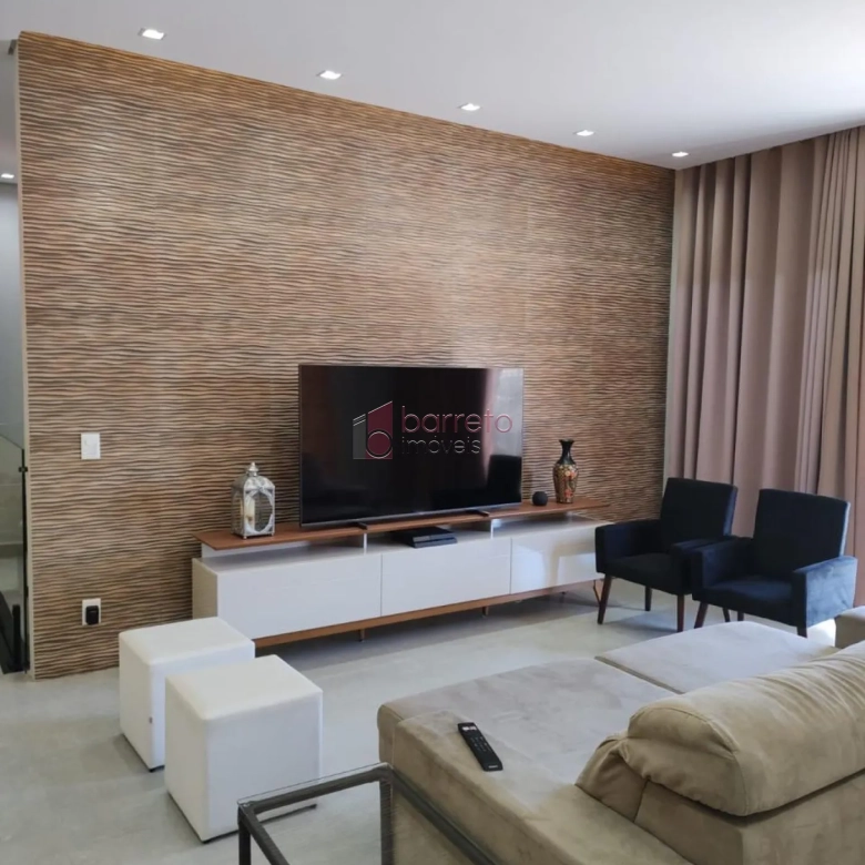 CASA COM PISCINA À VENDA NO CONDOMÍNIO RESERVA DOS VINHEDOS – LOUVEIRA/SP
