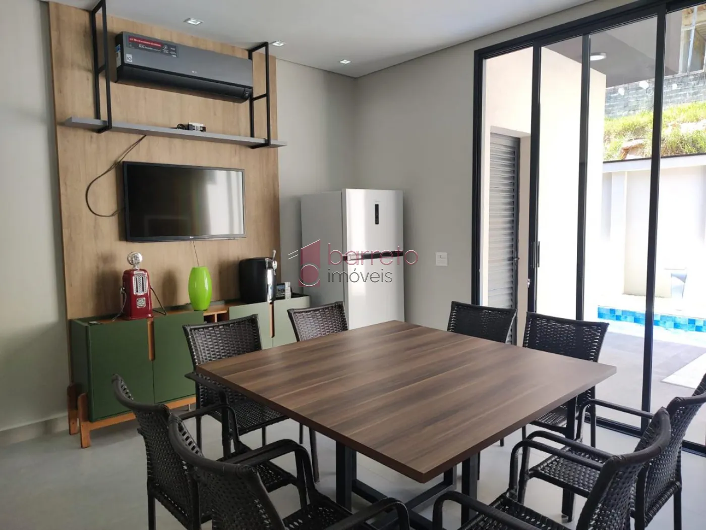 CASA COM PISCINA À VENDA NO CONDOMÍNIO RESERVA DOS VINHEDOS – LOUVEIRA/SP