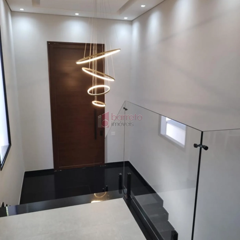 CASA COM PISCINA À VENDA NO CONDOMÍNIO RESERVA DOS VINHEDOS – LOUVEIRA/SP