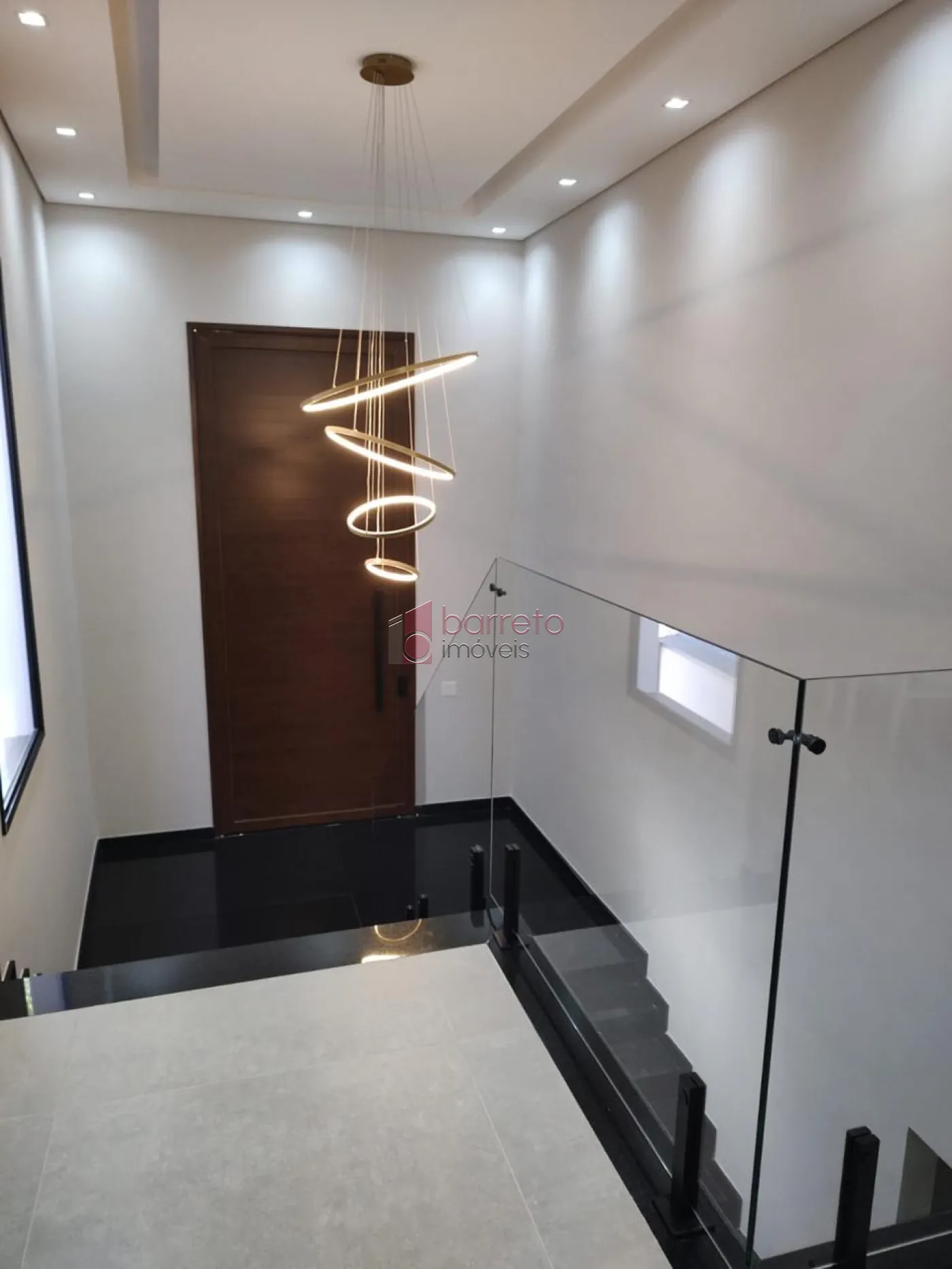 CASA COM PISCINA À VENDA NO CONDOMÍNIO RESERVA DOS VINHEDOS – LOUVEIRA/SP