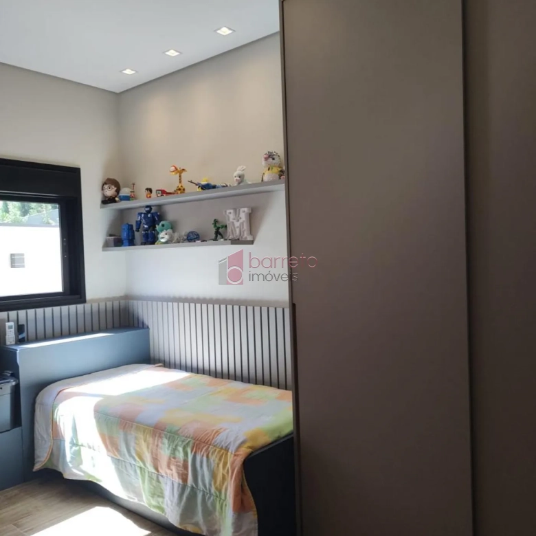 CASA COM PISCINA À VENDA NO CONDOMÍNIO RESERVA DOS VINHEDOS – LOUVEIRA/SP