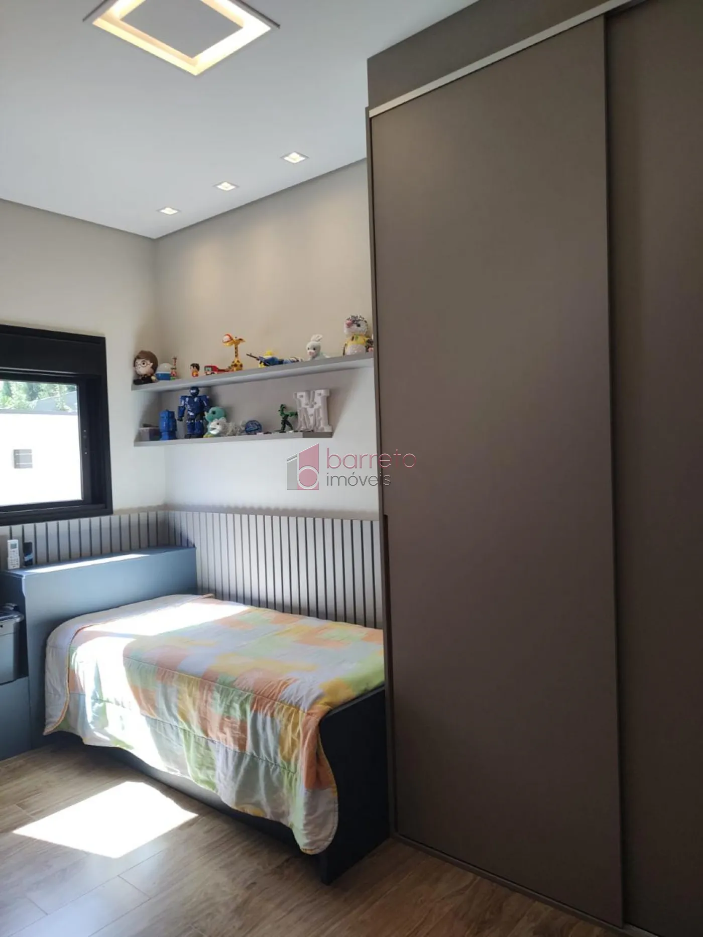CASA COM PISCINA À VENDA NO CONDOMÍNIO RESERVA DOS VINHEDOS – LOUVEIRA/SP