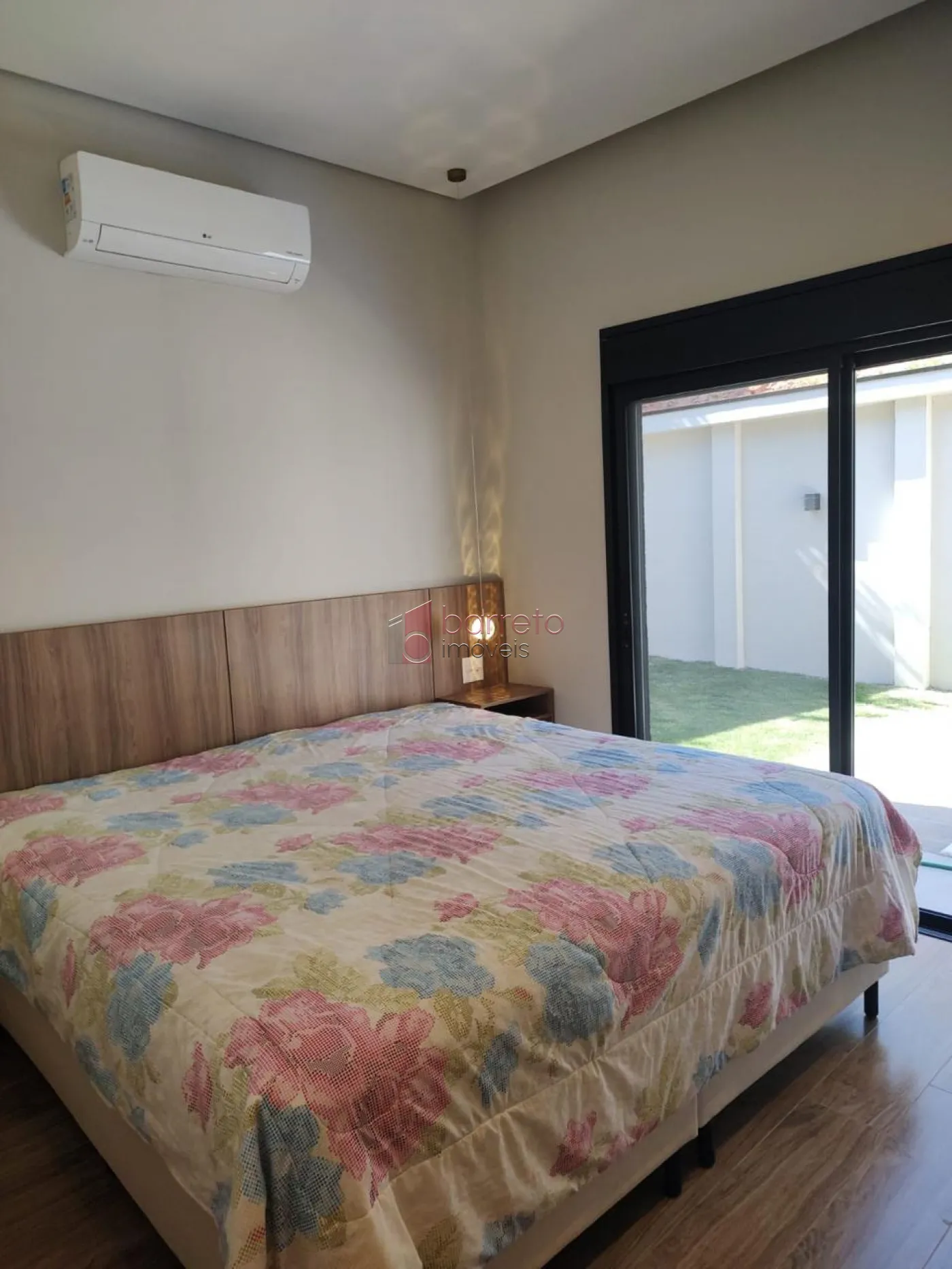 CASA COM PISCINA À VENDA NO CONDOMÍNIO RESERVA DOS VINHEDOS – LOUVEIRA/SP