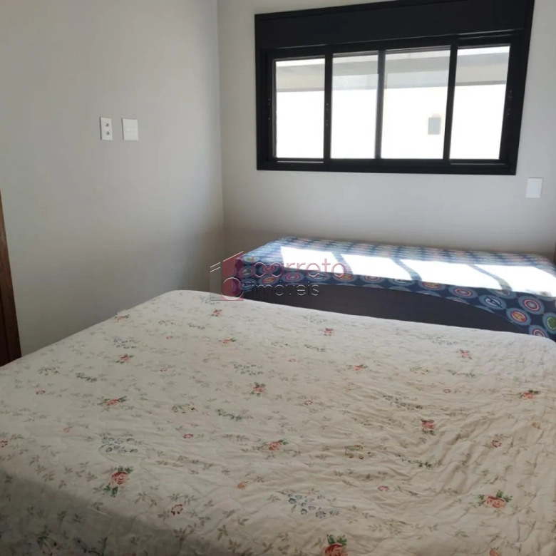 CASA COM PISCINA À VENDA NO CONDOMÍNIO RESERVA DOS VINHEDOS – LOUVEIRA/SP