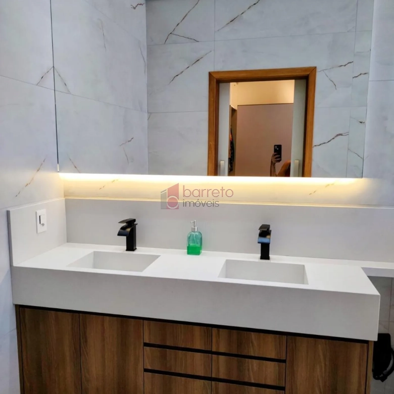 CASA COM PISCINA À VENDA NO CONDOMÍNIO RESERVA DOS VINHEDOS – LOUVEIRA/SP