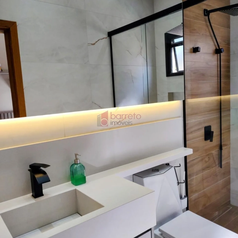 CASA COM PISCINA À VENDA NO CONDOMÍNIO RESERVA DOS VINHEDOS – LOUVEIRA/SP