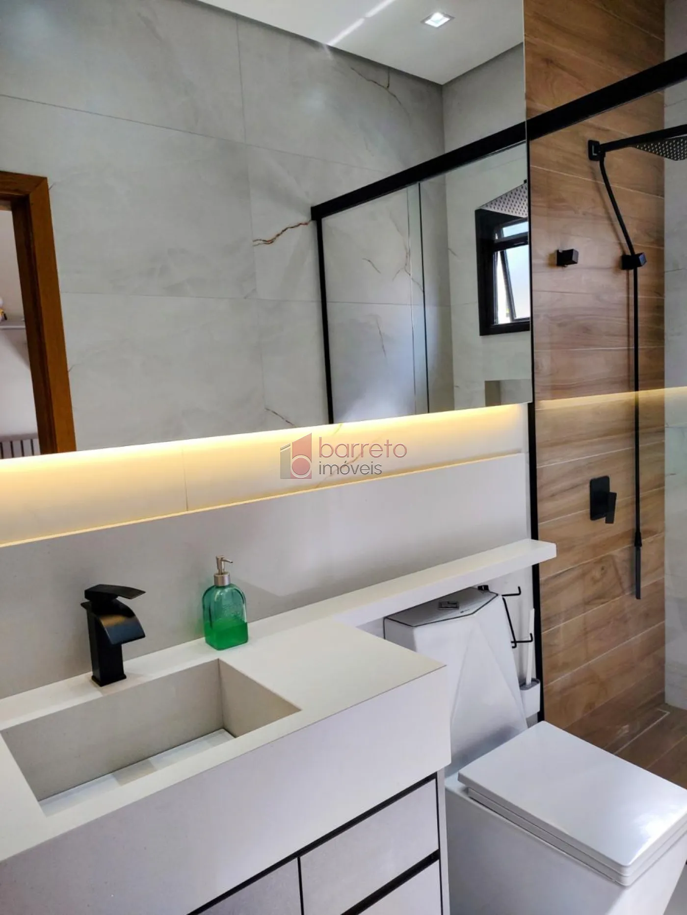 CASA COM PISCINA À VENDA NO CONDOMÍNIO RESERVA DOS VINHEDOS – LOUVEIRA/SP