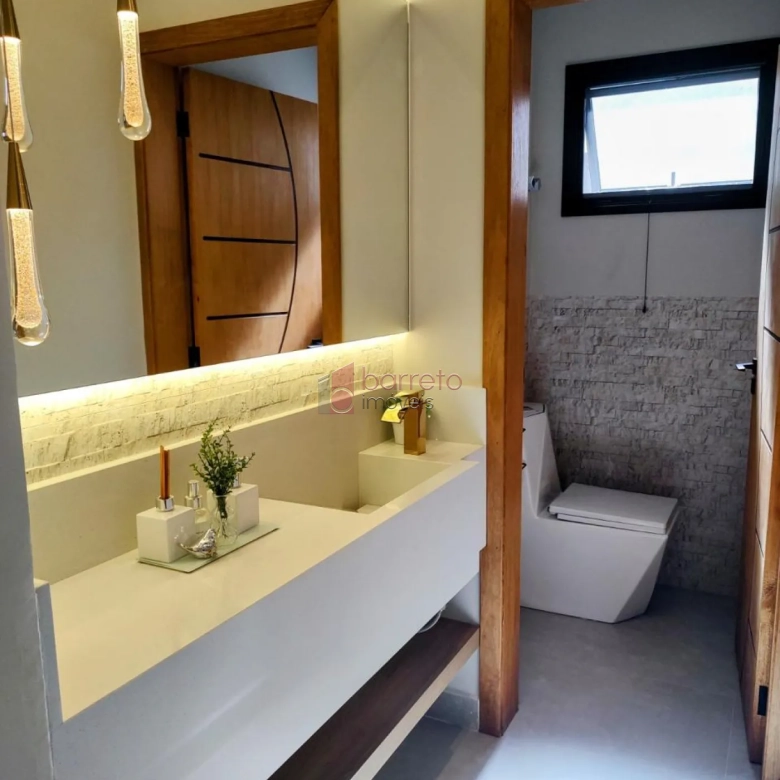 CASA COM PISCINA À VENDA NO CONDOMÍNIO RESERVA DOS VINHEDOS – LOUVEIRA/SP
