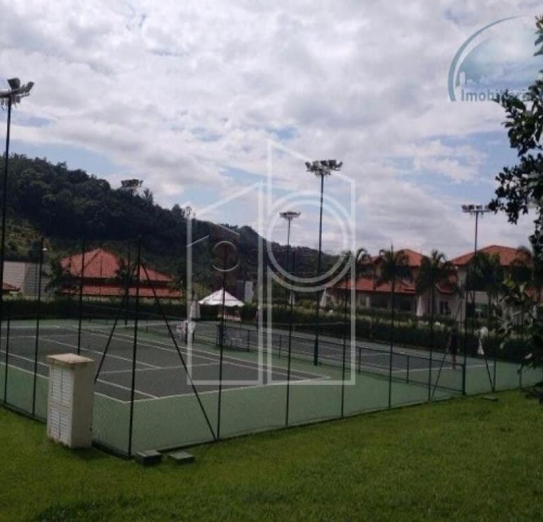 CASA COM PISCINA À VENDA NO CONDOMÍNIO RESERVA DOS VINHEDOS – LOUVEIRA/SP
