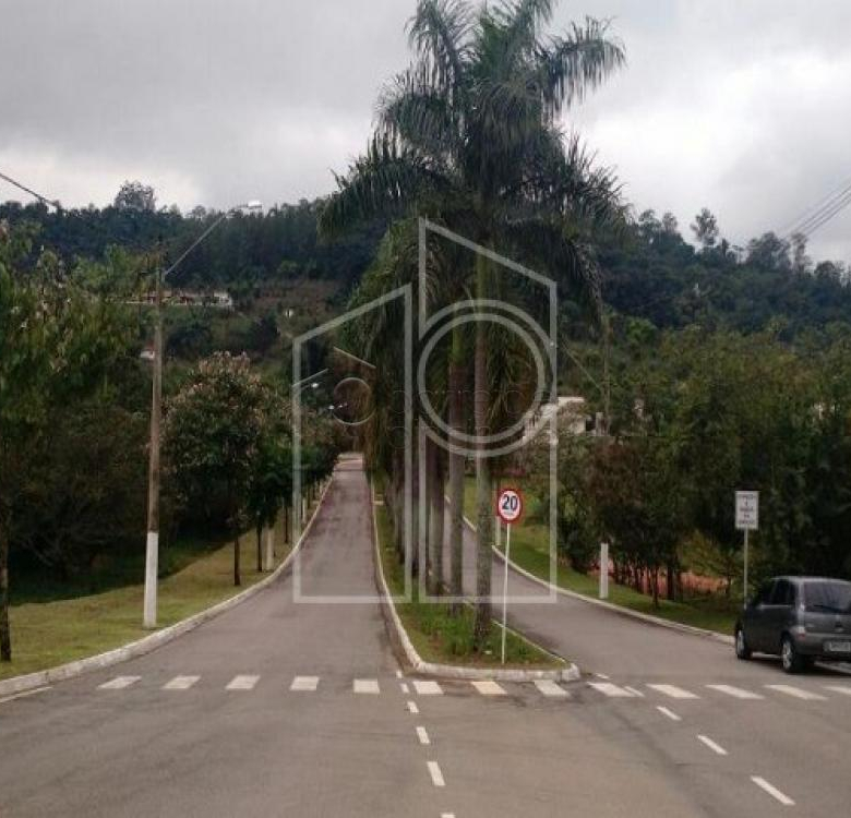 CASA COM PISCINA À VENDA NO CONDOMÍNIO RESERVA DOS VINHEDOS – LOUVEIRA/SP