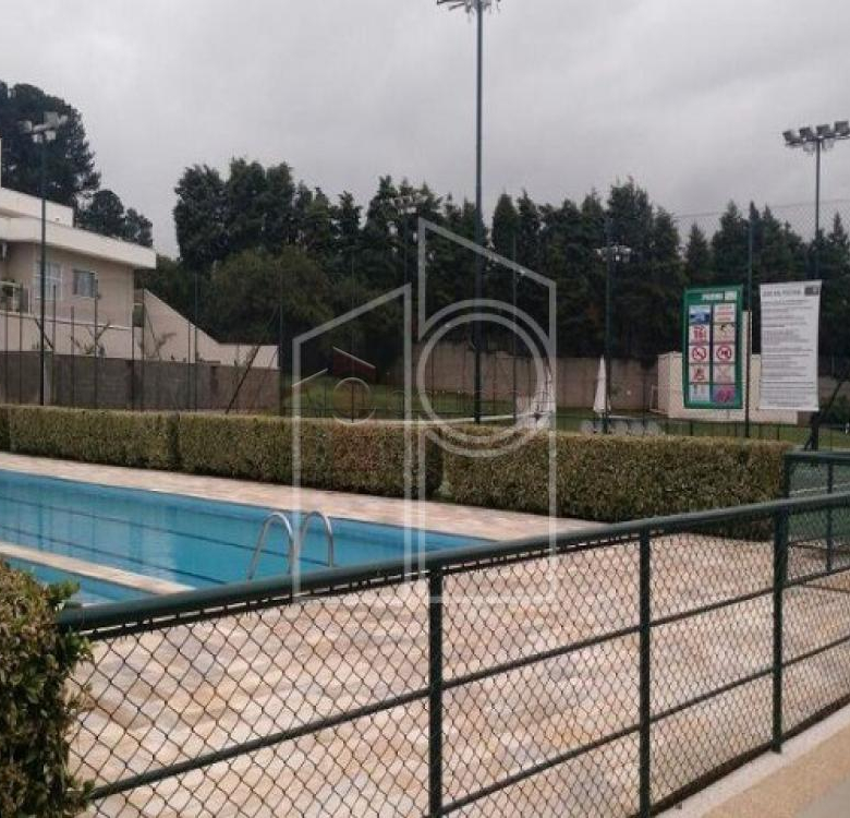 CASA COM PISCINA À VENDA NO CONDOMÍNIO RESERVA DOS VINHEDOS – LOUVEIRA/SP