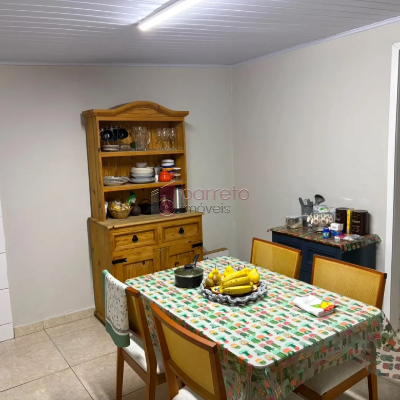 CASA TÉRREA COM 03 QUARTOS À VENDA NA VILA JERIVÁ – VÁRZEA PAULISTA/SP