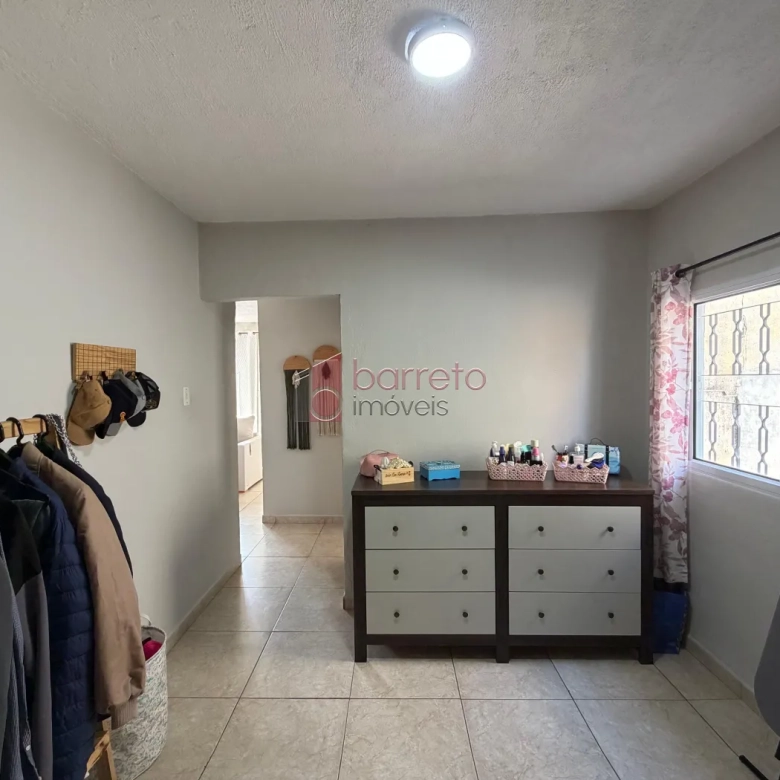 CASA TÉRREA COM 03 QUARTOS À VENDA NA VILA JERIVÁ – VÁRZEA PAULISTA/SP