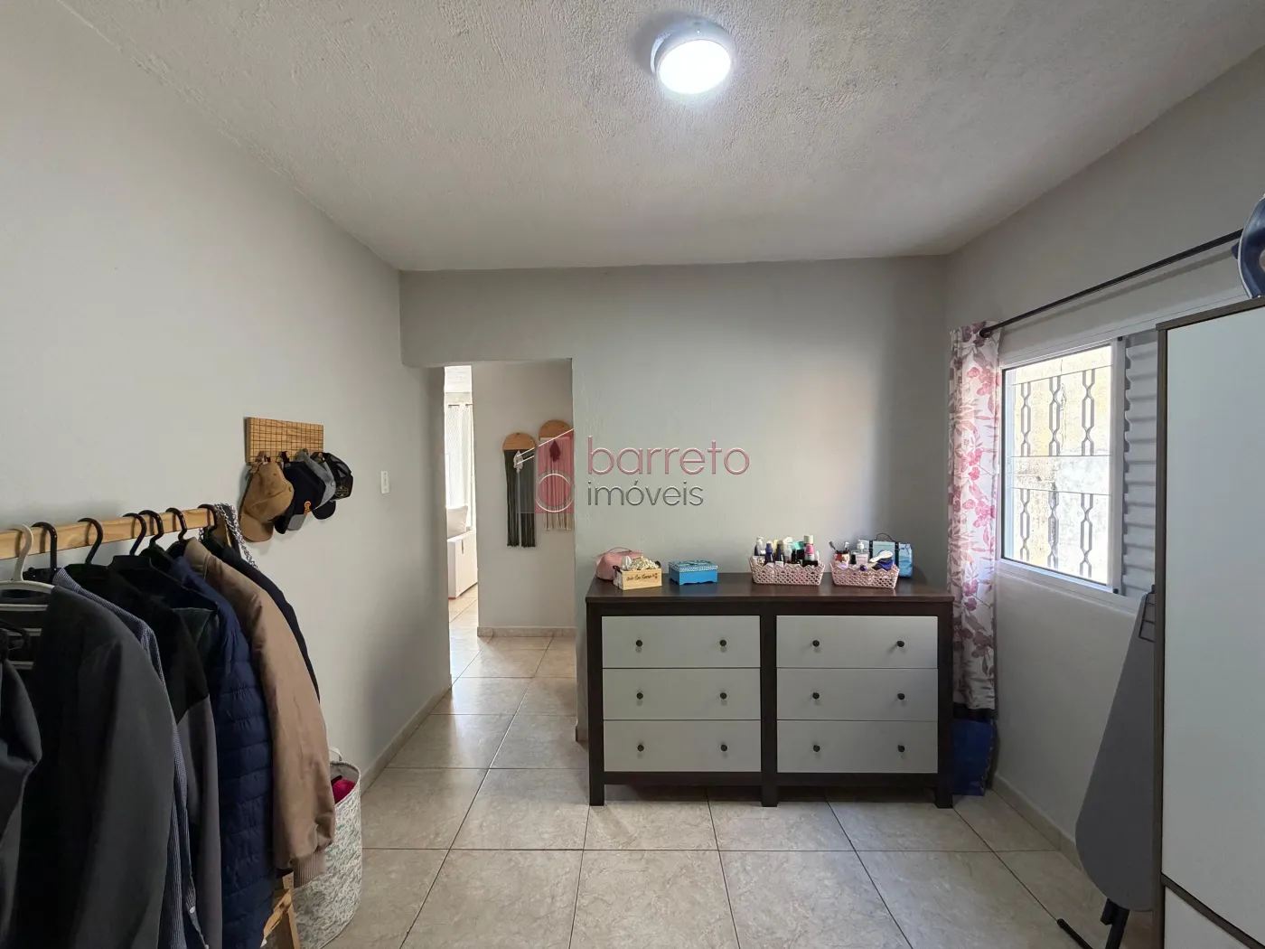 CASA TÉRREA COM 03 QUARTOS À VENDA NA VILA JERIVÁ – VÁRZEA PAULISTA/SP