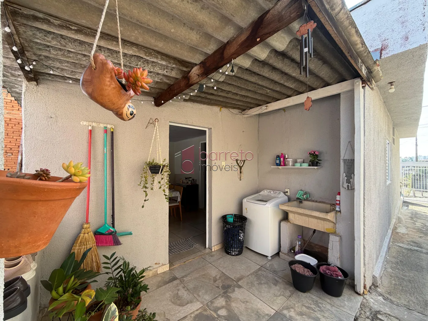 CASA TÉRREA COM 03 QUARTOS À VENDA NA VILA JERIVÁ – VÁRZEA PAULISTA/SP