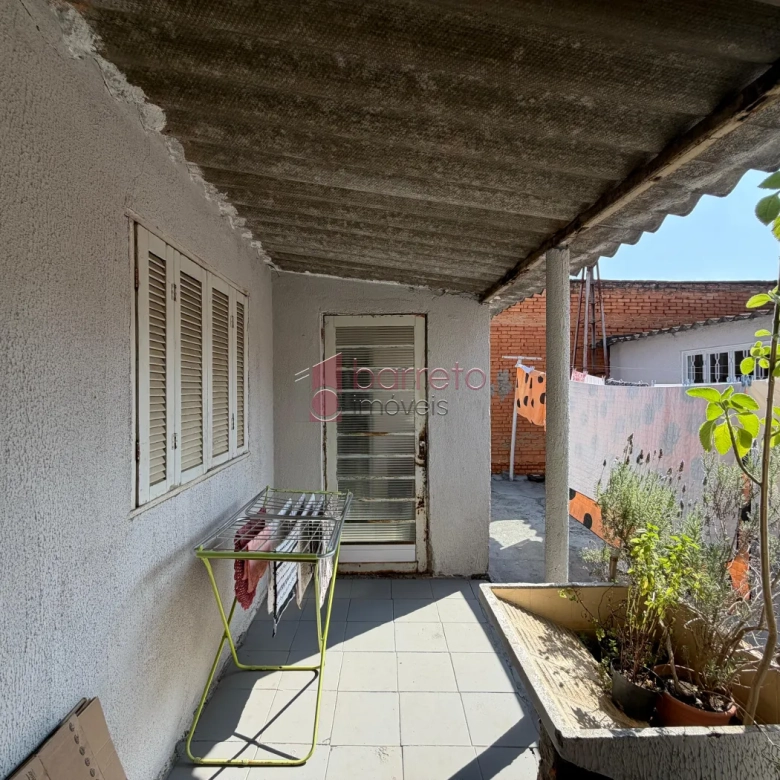 CASA TÉRREA COM 03 QUARTOS À VENDA NA VILA JERIVÁ – VÁRZEA PAULISTA/SP