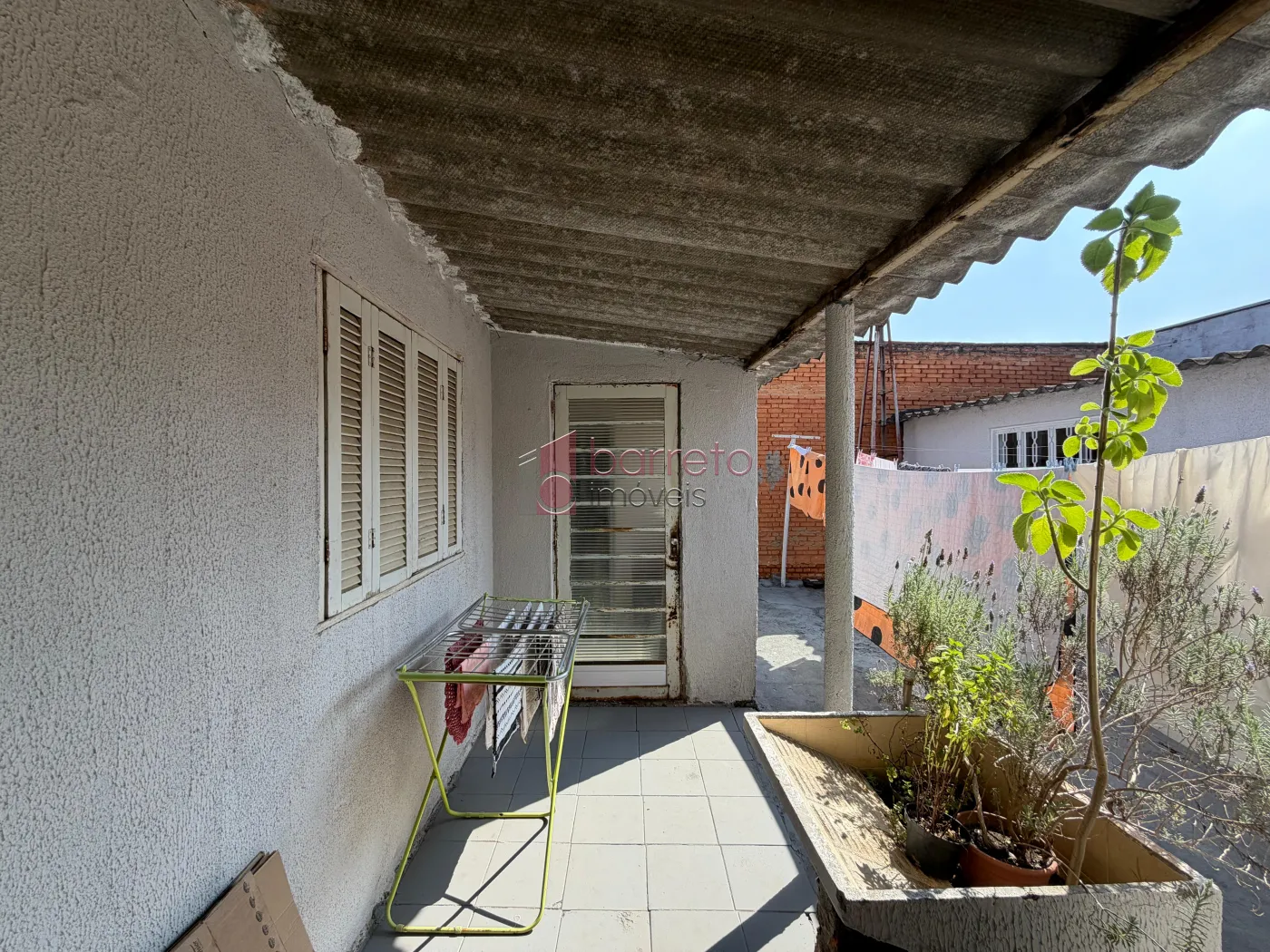 CASA TÉRREA COM 03 QUARTOS À VENDA NA VILA JERIVÁ – VÁRZEA PAULISTA/SP