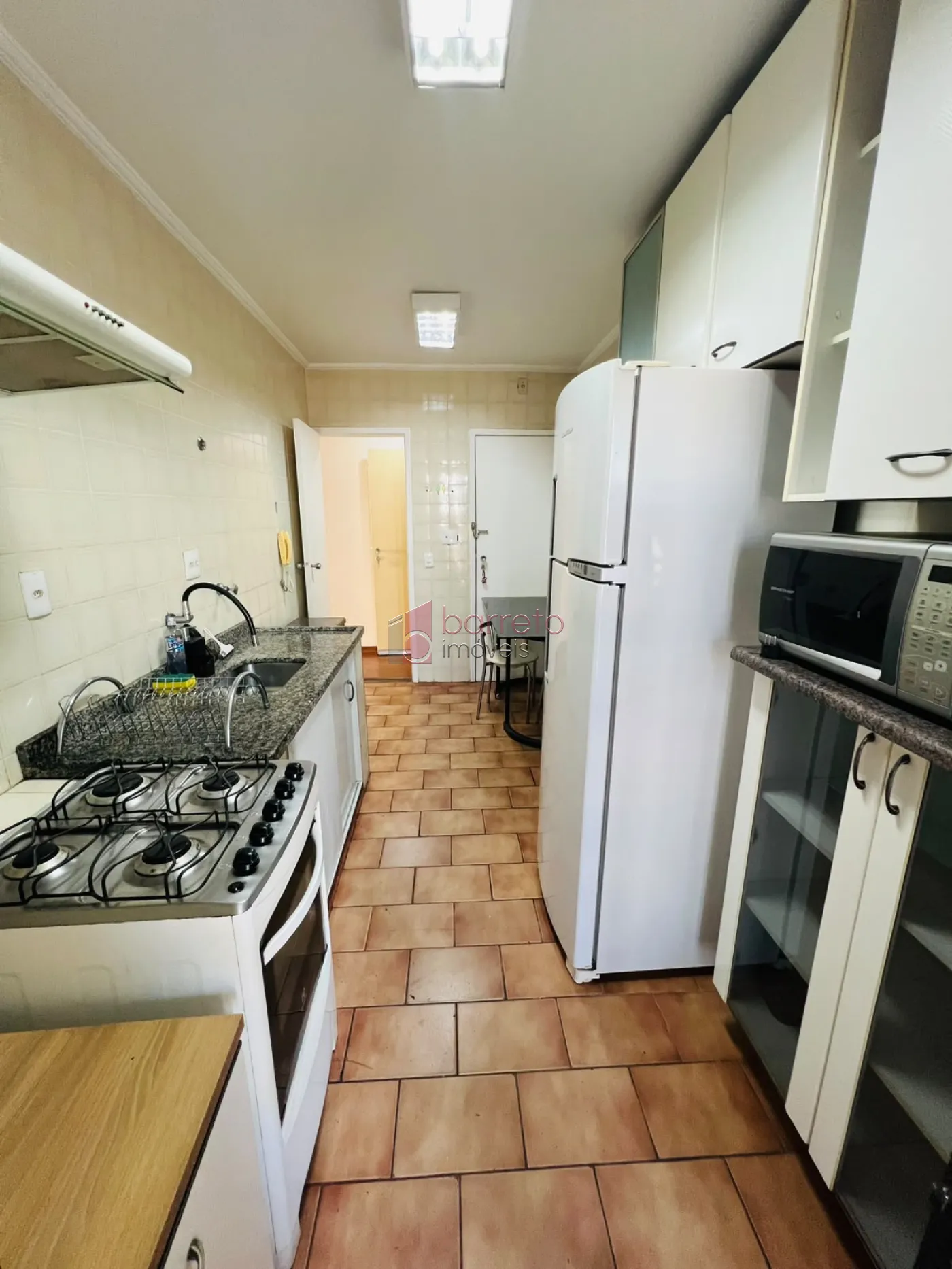 APARTAMENTO MOBILIADO PARA LOCAÇÃO NO CONDOMÍNIO ALPINO – JUNDIAÍ/SP