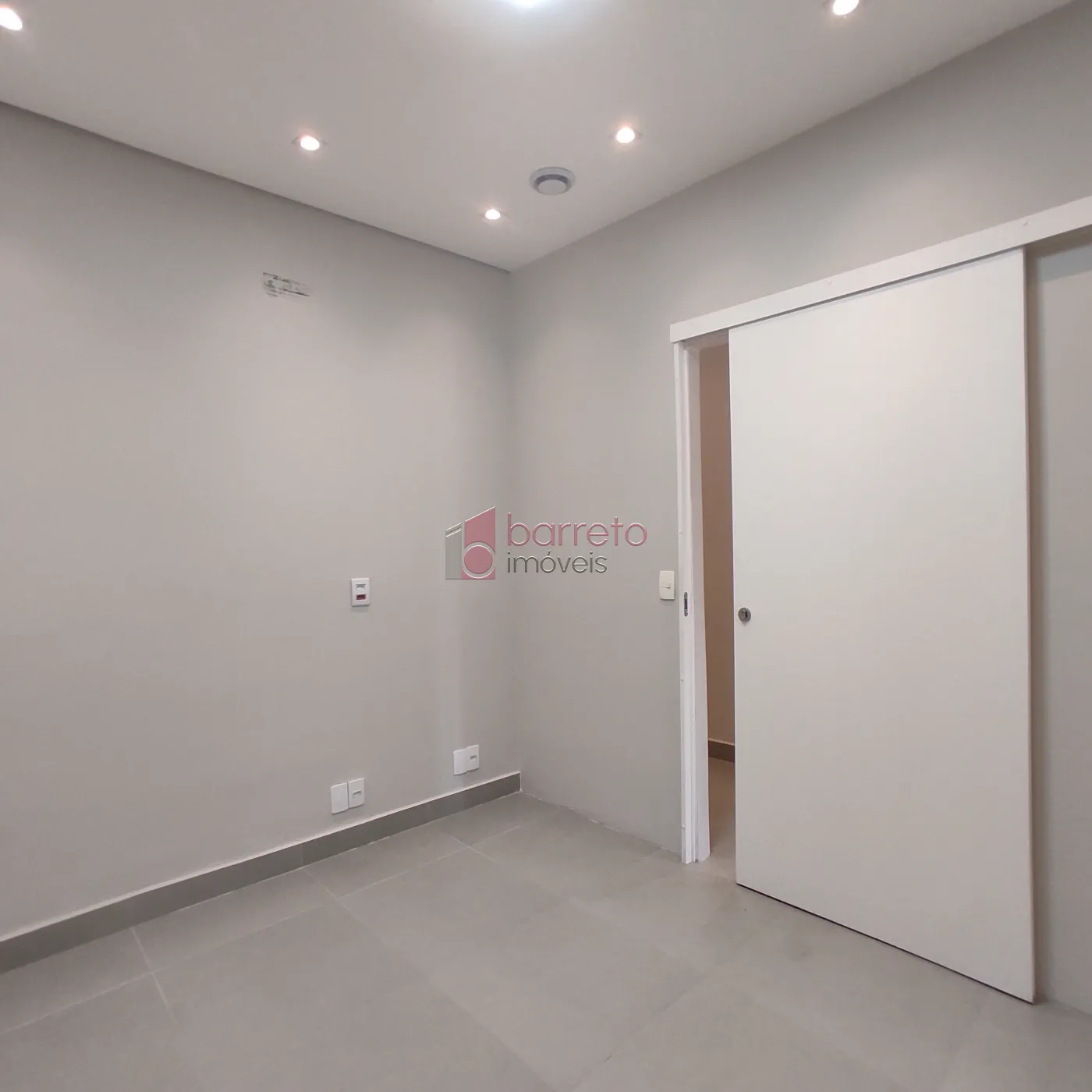CASA COMERCIAL E RESIDENCIAL NO BAIRRO JARDIM PRIMAVERA – JUNDIAÍ/SP