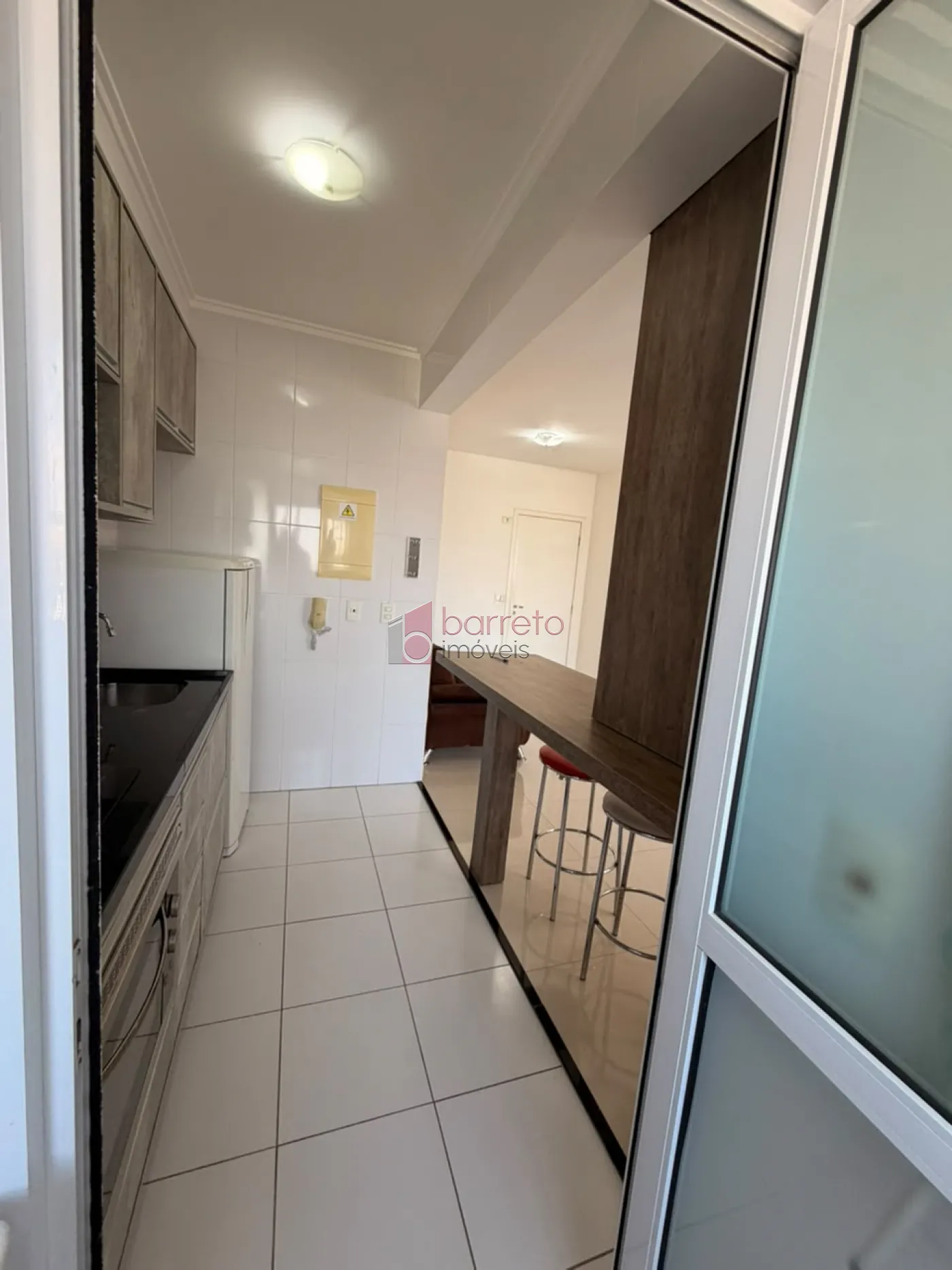 FLAT SEMI MOBILIADO PARA VENDA E LOCAÇÃO NO CONDOMÍNIO IN DESIGN RESIDENCE – JUNDIAÍ/SP