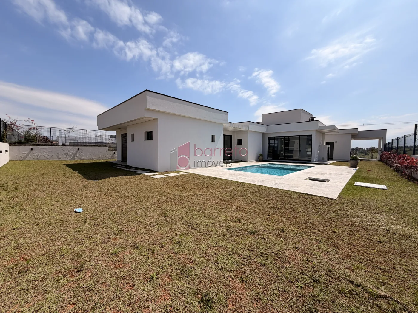 CASA TÉRREA À VENDA – 03 QUARTOS – RESERVA SANTA MÔNICA – ITUPEVA/SP