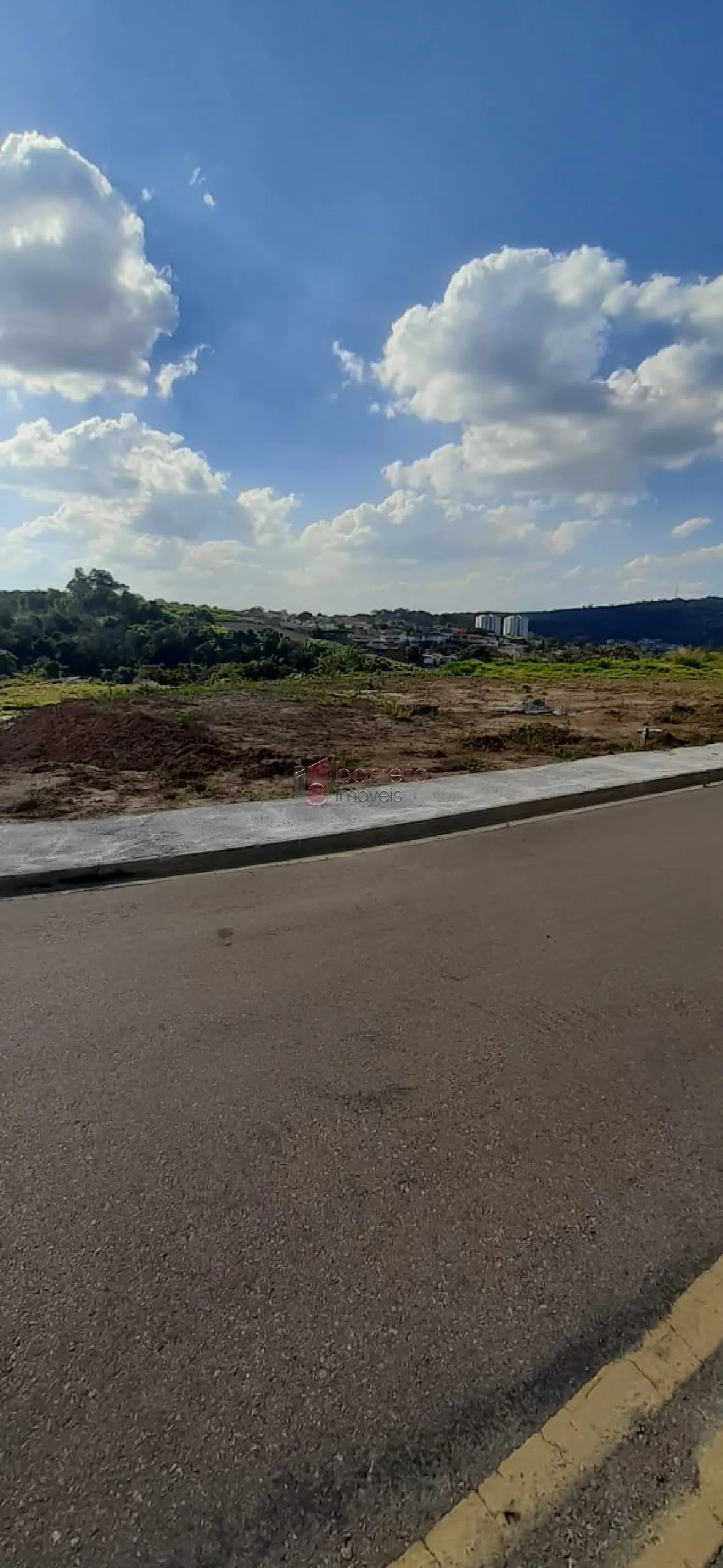 TERRENO DECLIVE  À VENDA ESQUINA, LOCALIZADO NO JARDIM JAPÃO, NA CIDADE DE ITUPEVA SP.