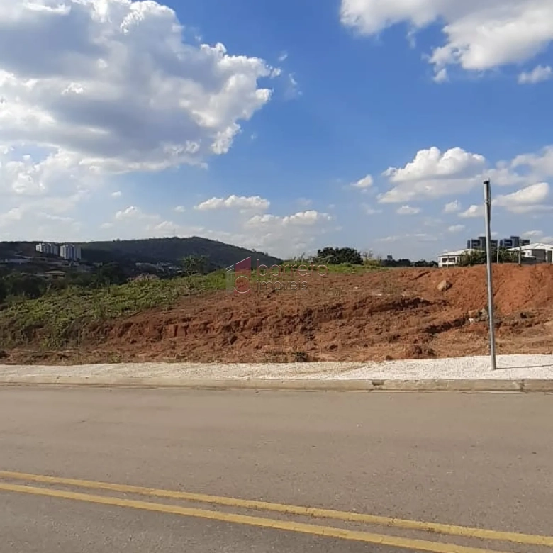 TERRENO DECLIVE  À VENDA ESQUINA, LOCALIZADO NO JARDIM JAPÃO, NA CIDADE DE ITUPEVA SP.