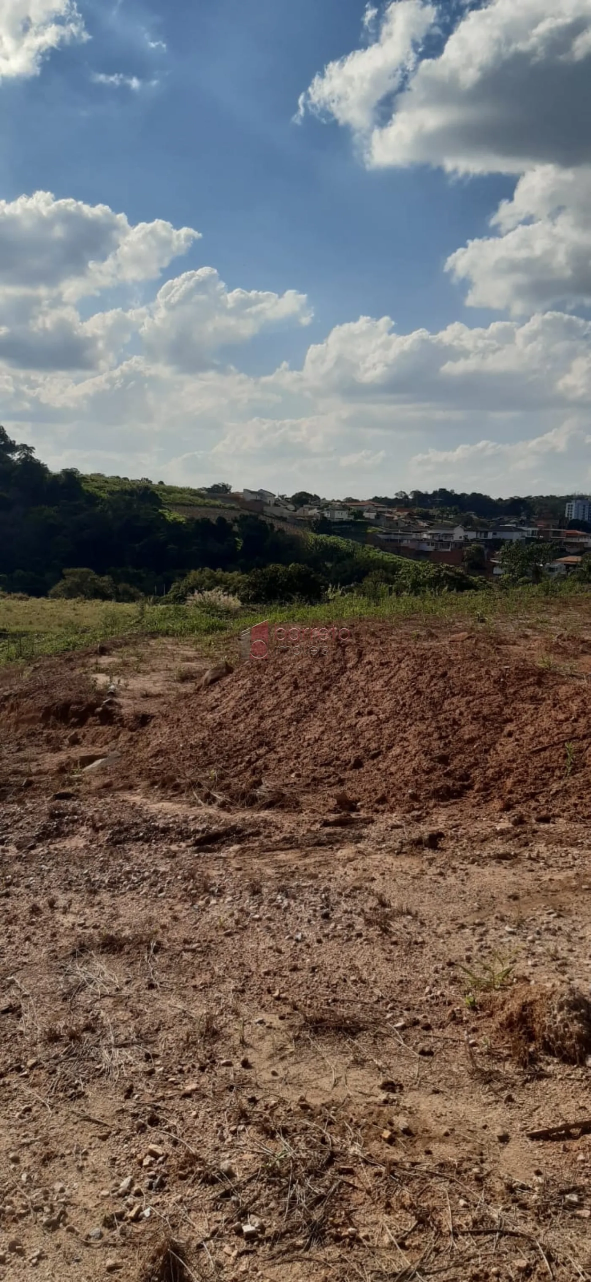 TERRENO DECLIVE  À VENDA ESQUINA, LOCALIZADO NO JARDIM JAPÃO, NA CIDADE DE ITUPEVA SP.