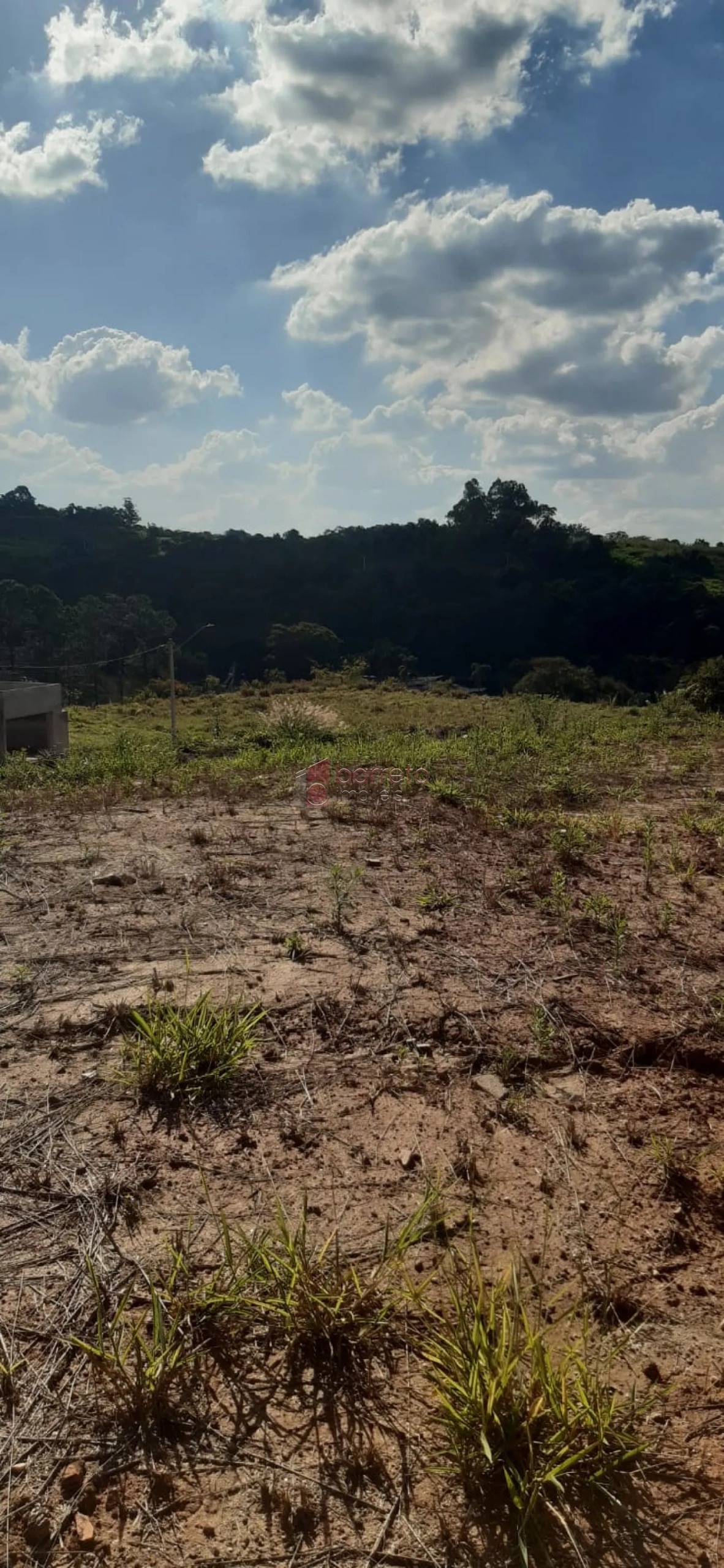 TERRENO DECLIVE  À VENDA ESQUINA, LOCALIZADO NO JARDIM JAPÃO, NA CIDADE DE ITUPEVA SP.