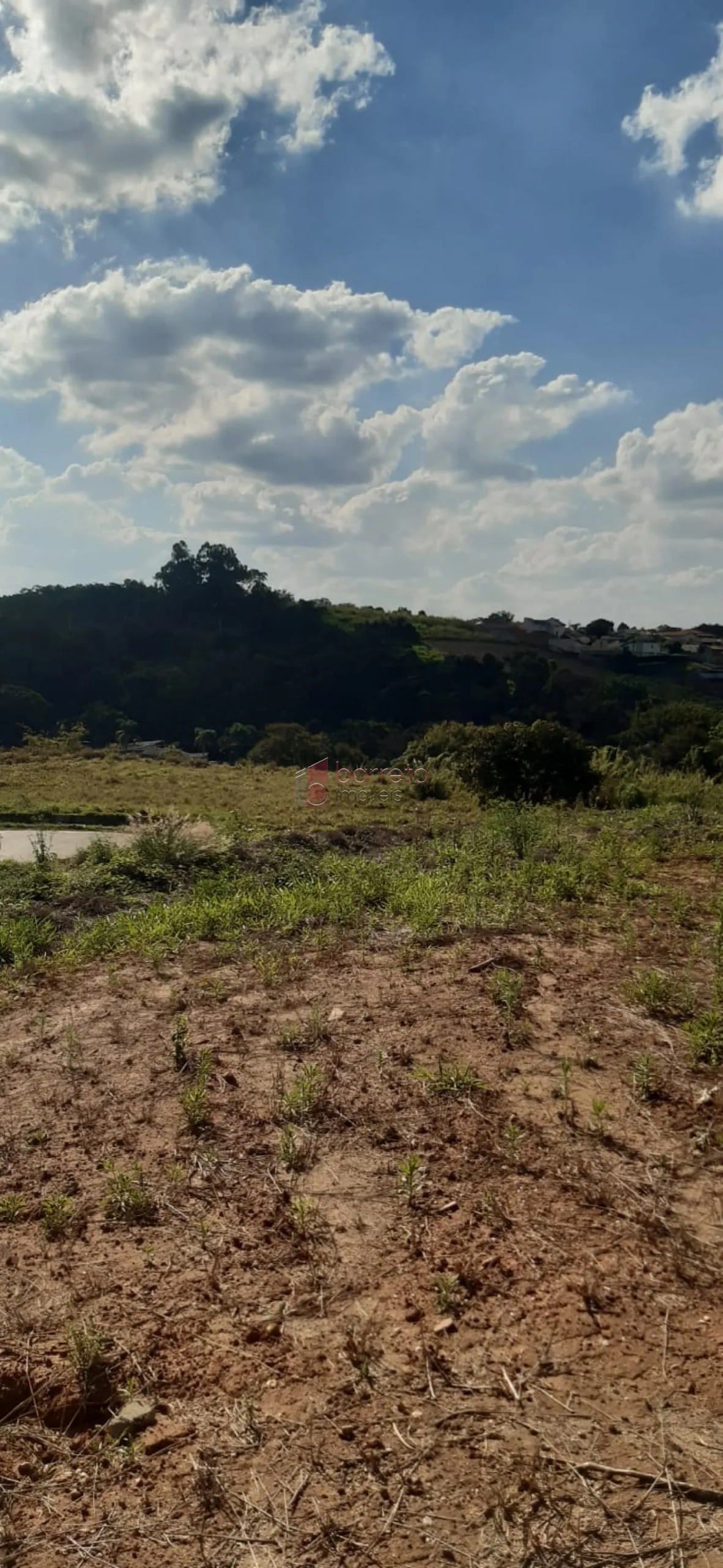 TERRENO DECLIVE  À VENDA ESQUINA, LOCALIZADO NO JARDIM JAPÃO, NA CIDADE DE ITUPEVA SP.